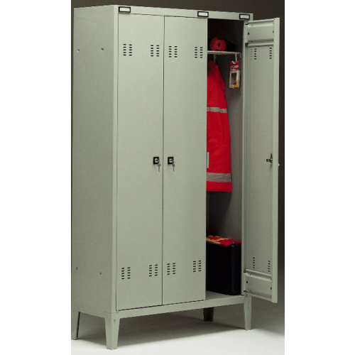 Armadietti spogliatoio sporco pulito
