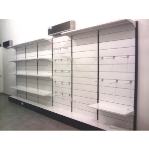 Scaffalatura da negozio in metallo con piani con mensole regolabili in altezza cm. 100x40x250h