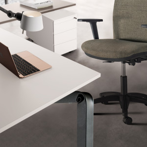 Sedia ergonomica in rete con supporto lombare regolabile integrato e  braccioli - Castellani Shop