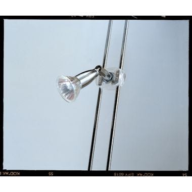 Illuminazione LED verticale con faretti per ENTRAMBI i lati per 6 piani