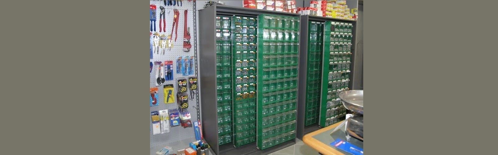 scaffali porta minuteria